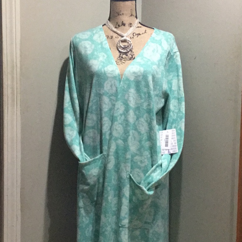 Lularoe Large Rose Sarah